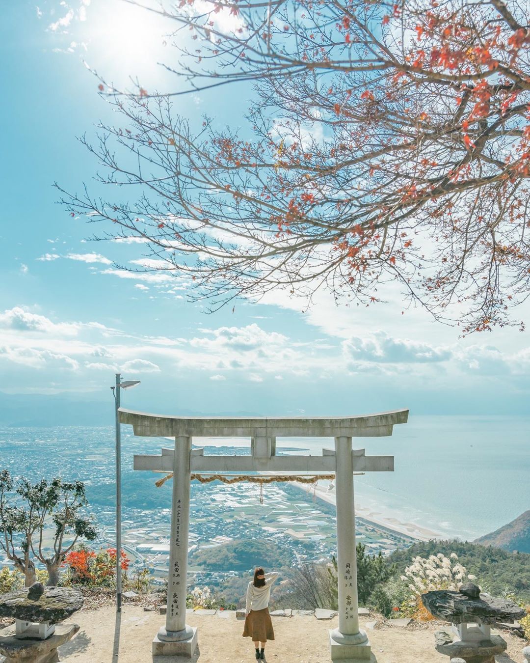 夢幻度破錶 天空鳥居 日本香川縣高屋神社 隨意一拍都是桌布質素的照片 Girlsmood 女生感覺